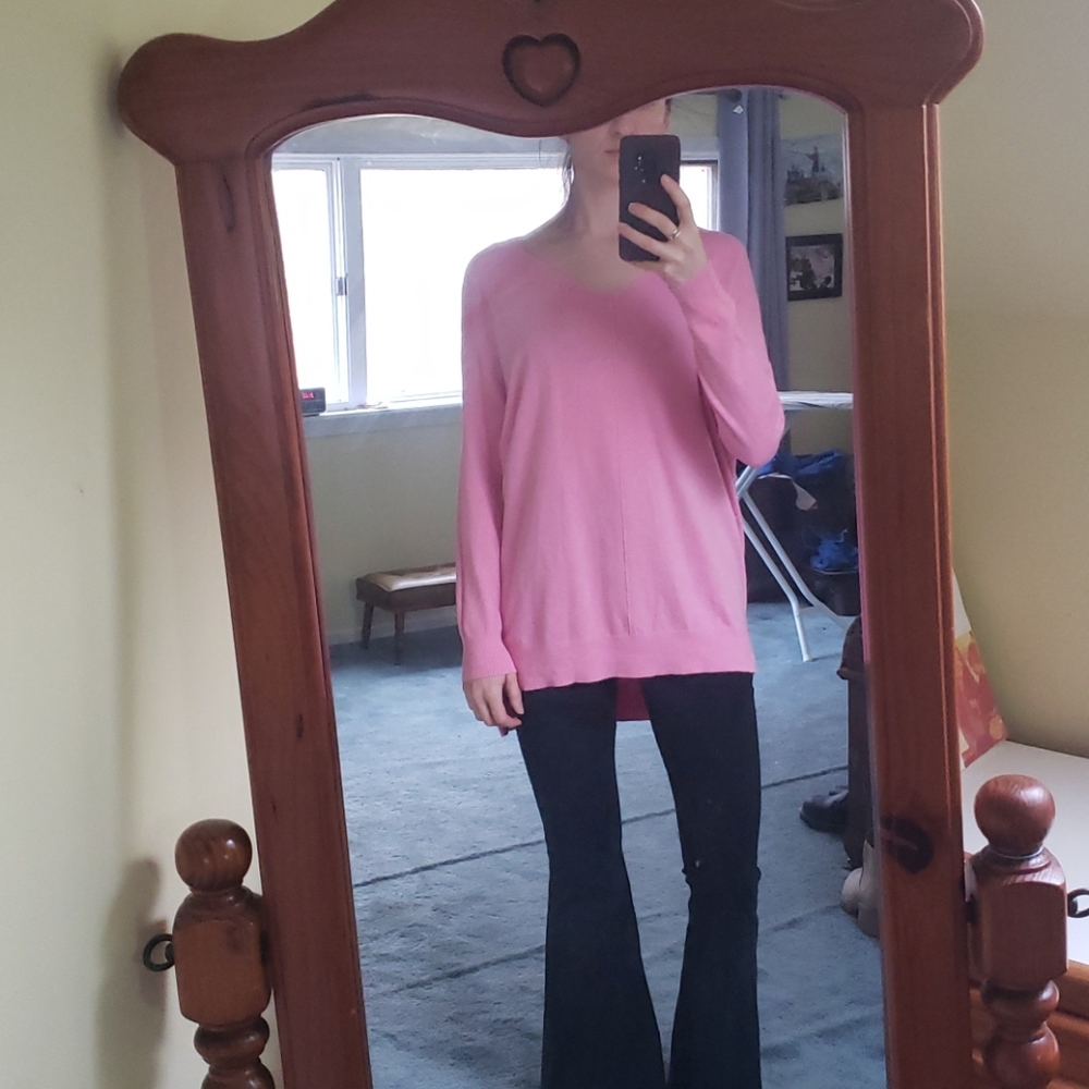 Like NEW hot pink sweater 💥